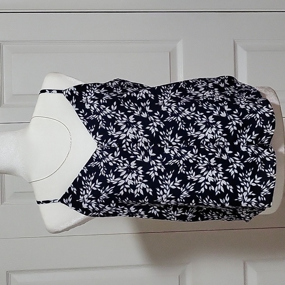 Maison Jules Navy and White Floral Print Camisole Adjustable Strap Top - Size M - Picture 1 of 7